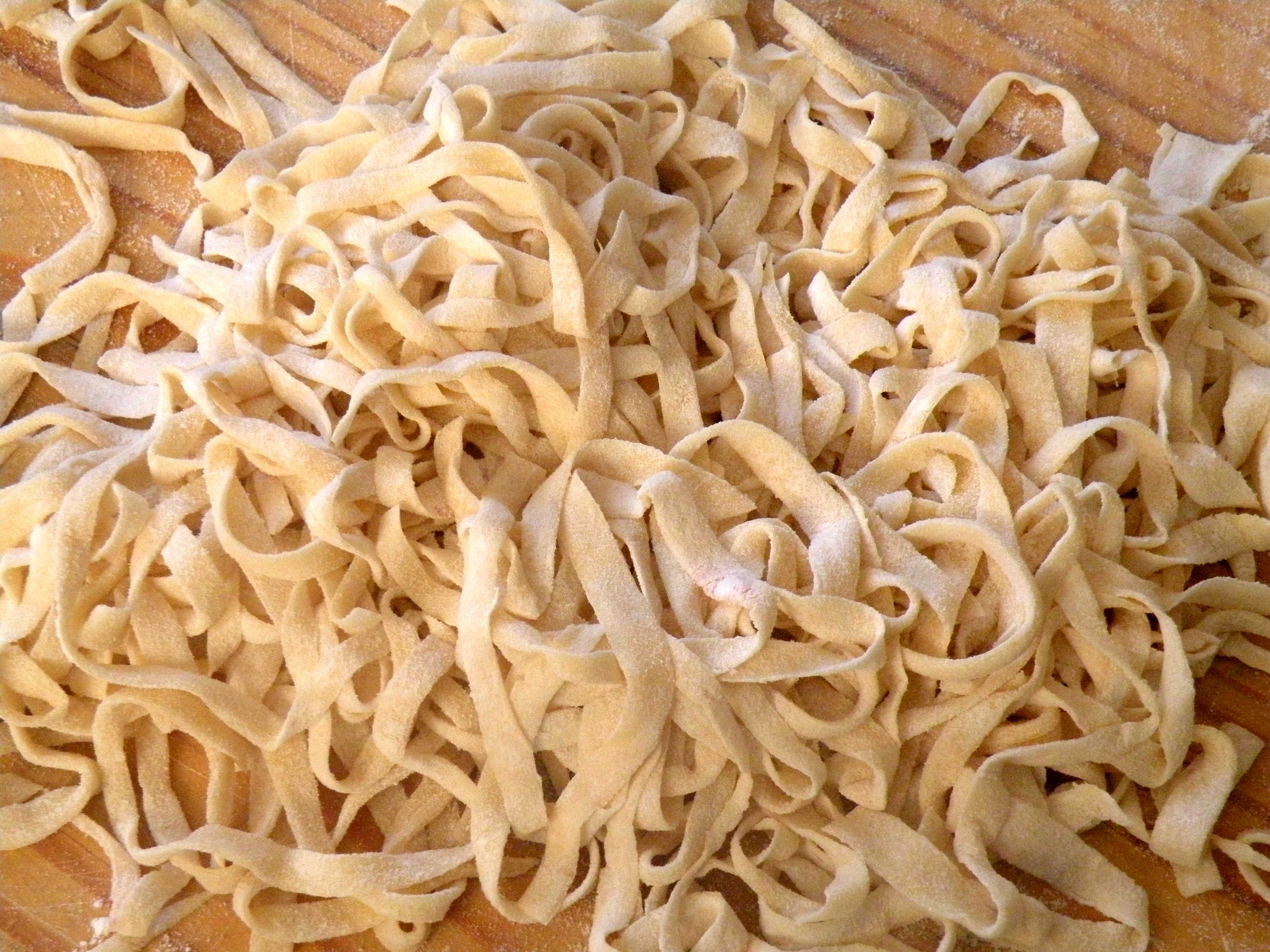 رشته فرنگی خانگی