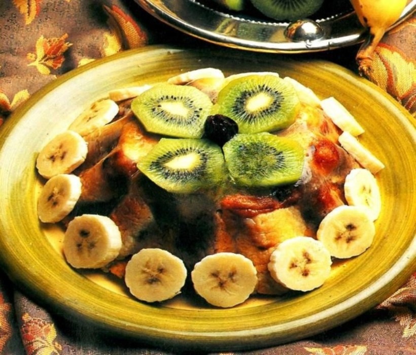 شارلوت میوه ای