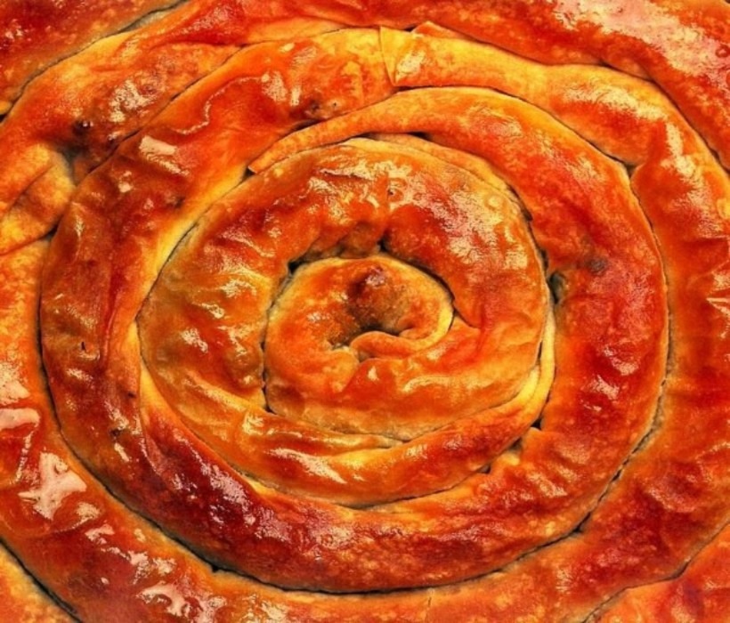 بورک حلزونی اسفناج