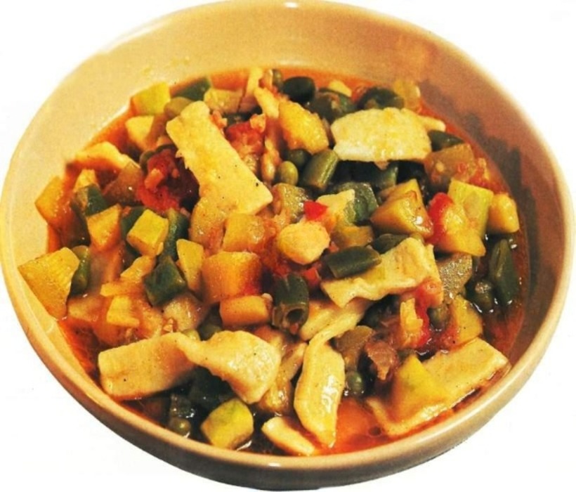خوراک رشته فرنگی و سبزیجات