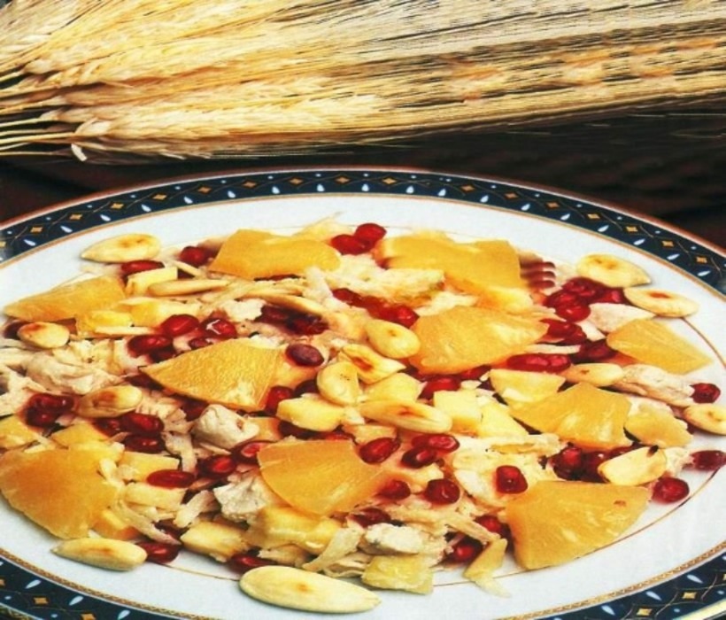 سالاد بوقلمون با میوه